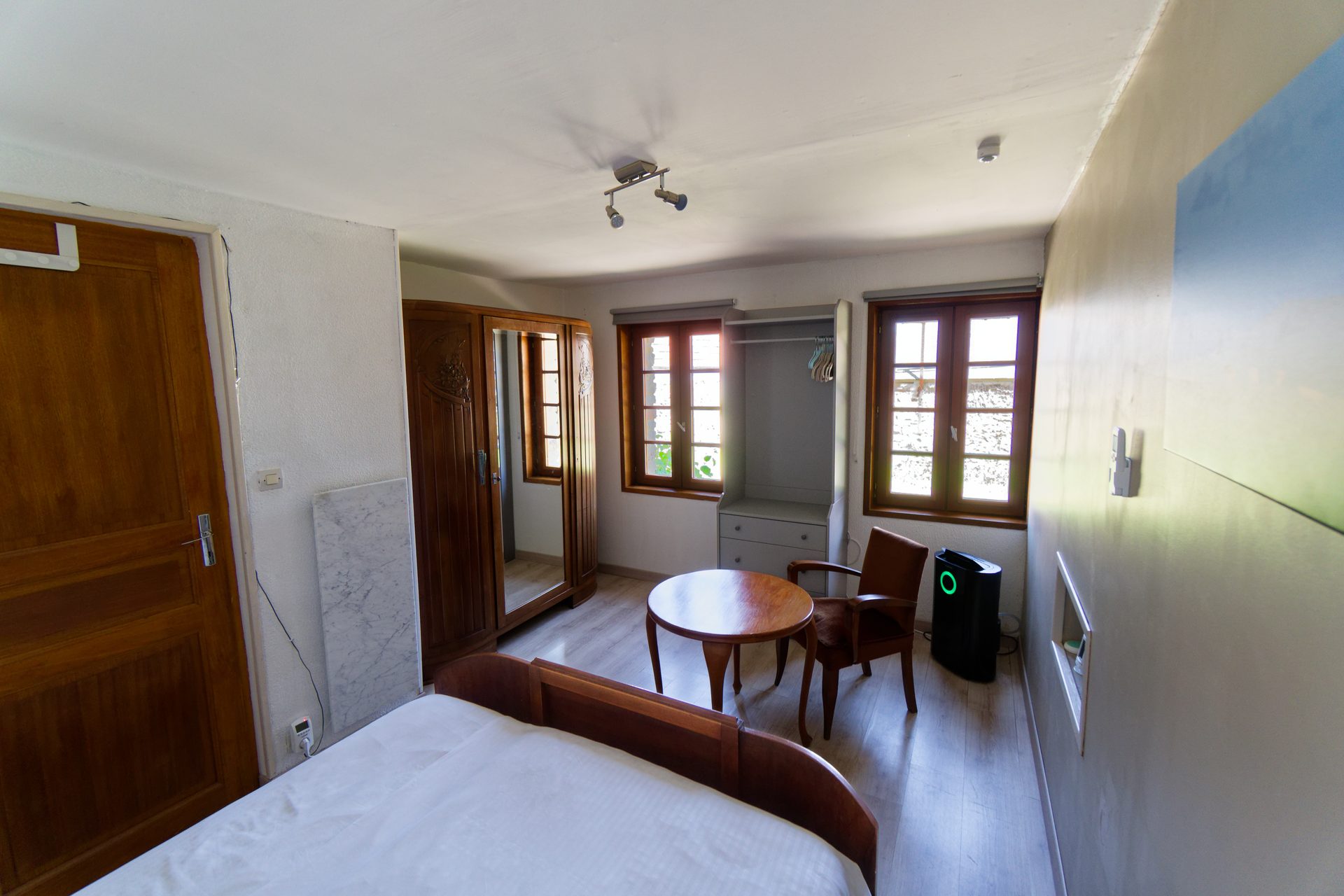 Chambre 3 - avec armoire